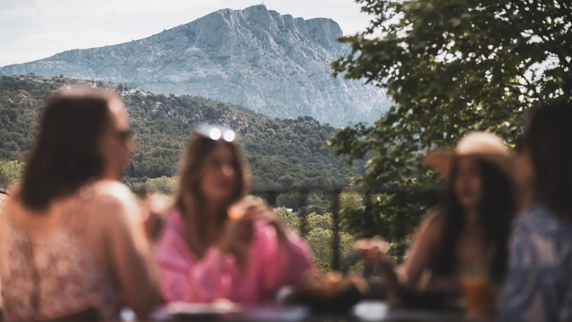 *****  Les Lodges Sainte-Victoire Hotel & Spa Le Tholonet Frankreich